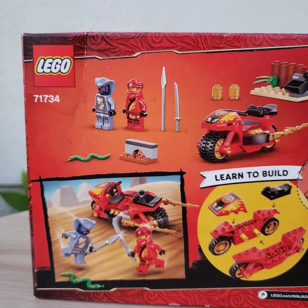 NEW LEGO Ninjago Motorcycle Kai's Blade Cycle with 2 minifigures 71734 $15